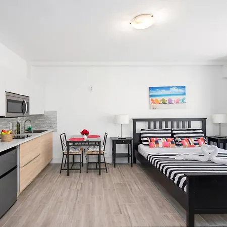 Lovely Condo In Miami Beach